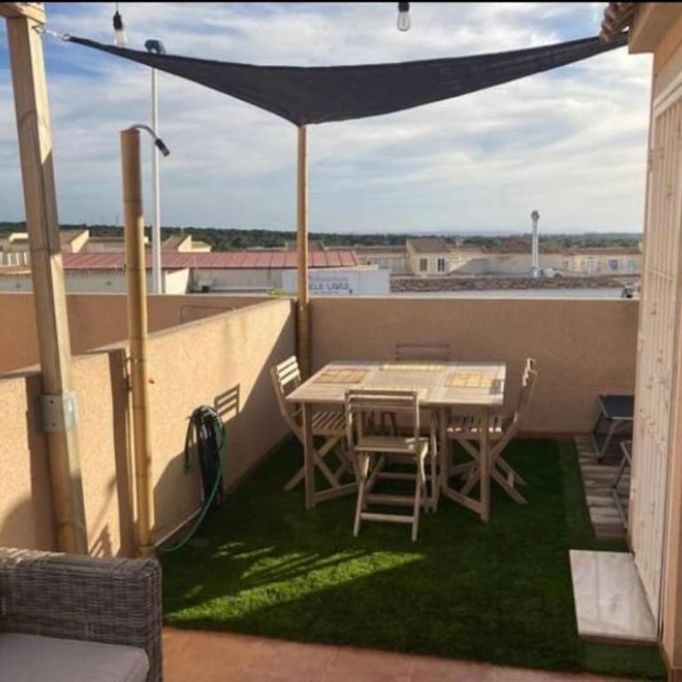 Bungalow en la Playa con Terraza Soleada, Jacuzzi, Solarium, Piscina comunitaria - Apartment mit 2 Schlafzimmern - 67