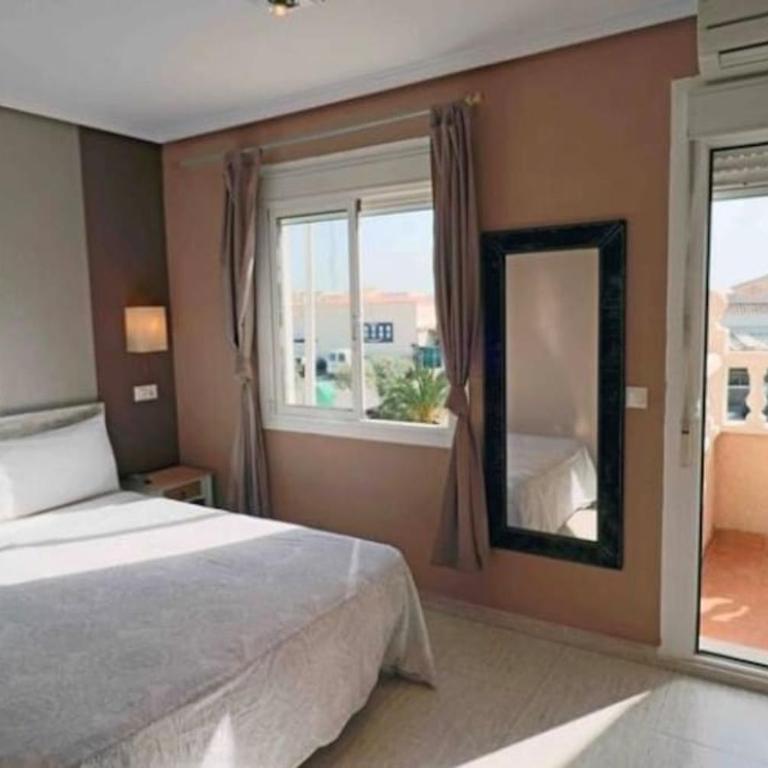 Bungalow en la Playa con Terraza Soleada, Jacuzzi, Solarium, Piscina comunitaria - Apartment mit 2 Schlafzimmern - 47