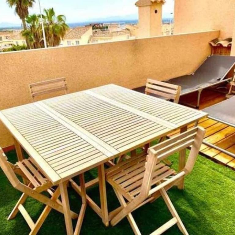 Bungalow en la Playa con Terraza Soleada, Jacuzzi, Solarium, Piscina comunitaria - Apartment mit 2 Schlafzimmern - 56