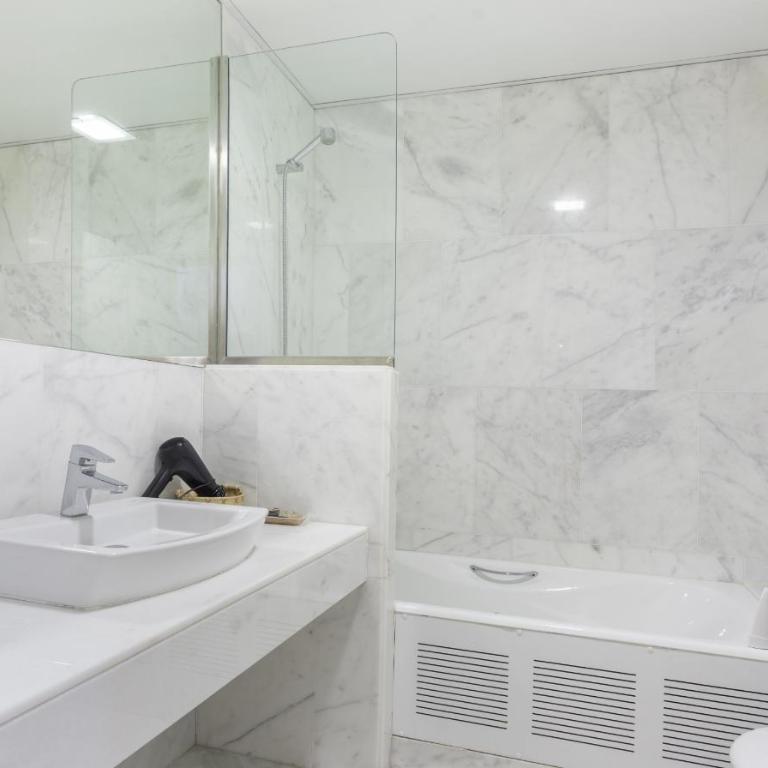 Echegaray en Madrid - Three-Bedroom Apartment - 11