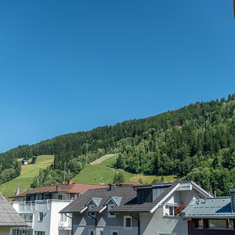 Stadtvilla Schladming Boutiquehotel - Comfort Doppelzimmer mit Balkon und Gartenblick - 8