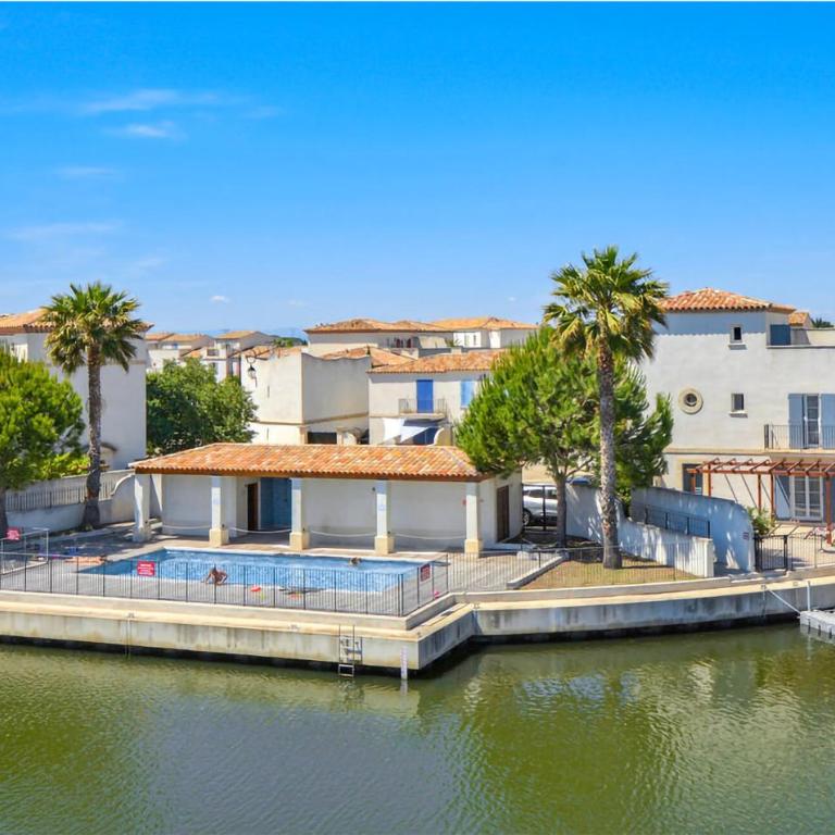 Cozy Home In Aigues-Mortes With House Sea View - Ferienhaus mit 3 Schlafzimmern - 1