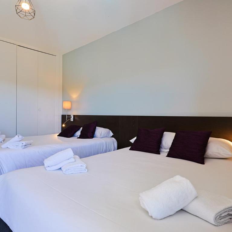 Logis Hotel Perla Riviera & Restaurant - Quadruple Room with pool view - 1