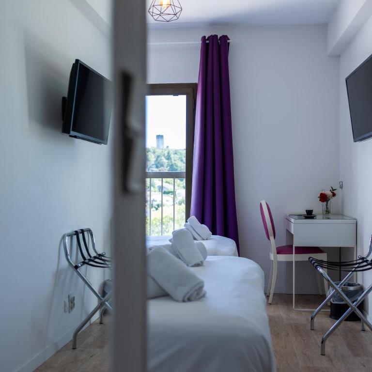 Logis Hotel Perla Riviera & Restaurant - Chambre Triple - Vue sur la Piscine - 6