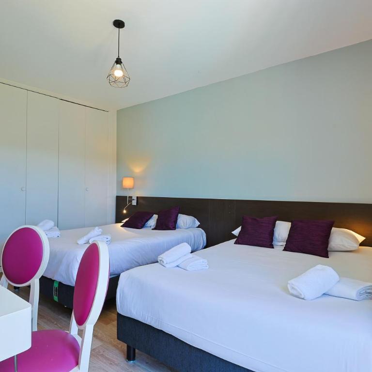Logis Hotel Perla Riviera & Restaurant - Quadruple Room with pool view - 6