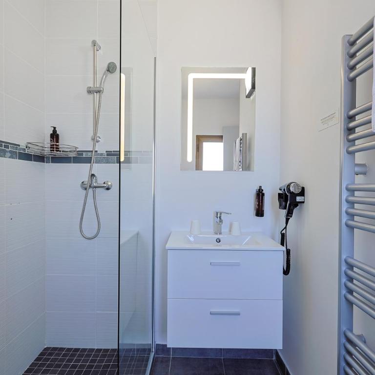 Logis Hotel Perla Riviera & Restaurant - Chambre Lits Jumeaux - 2