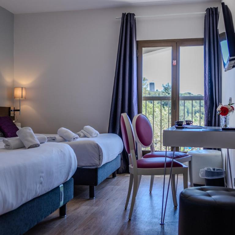 Logis Hotel Perla Riviera & Restaurant - Quadruple Room with pool view - 8