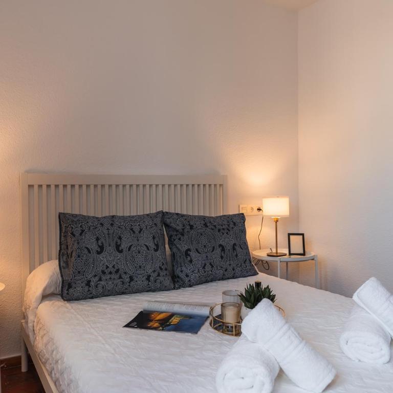 Cármenes de la Muralla - Free parking - Three-Bedroom House - 5