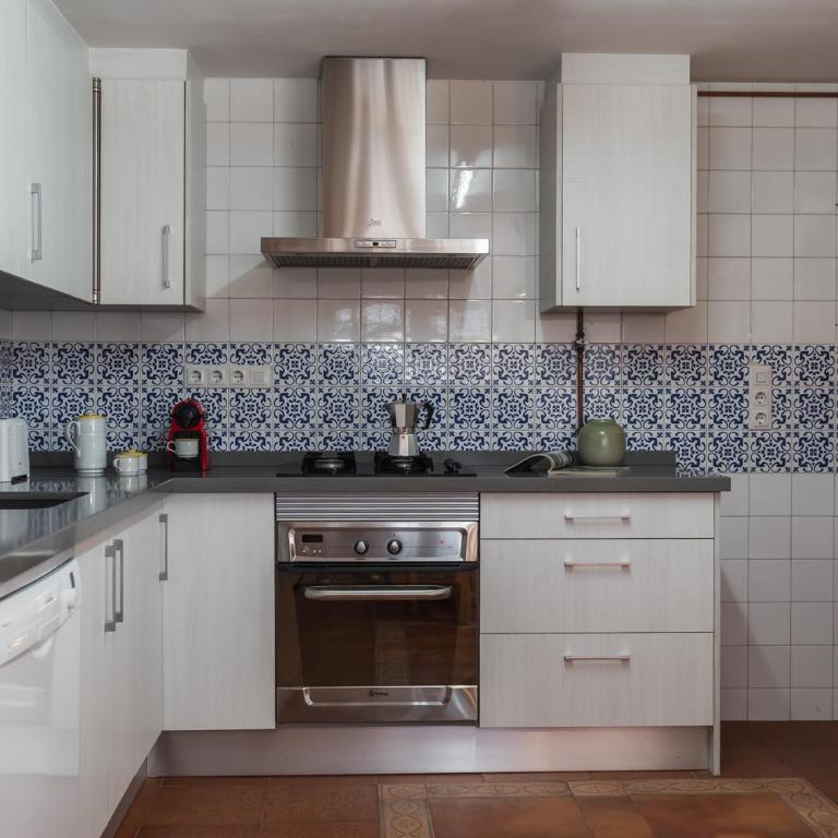 Cármenes de la Muralla - Free parking - Three-Bedroom House - 30