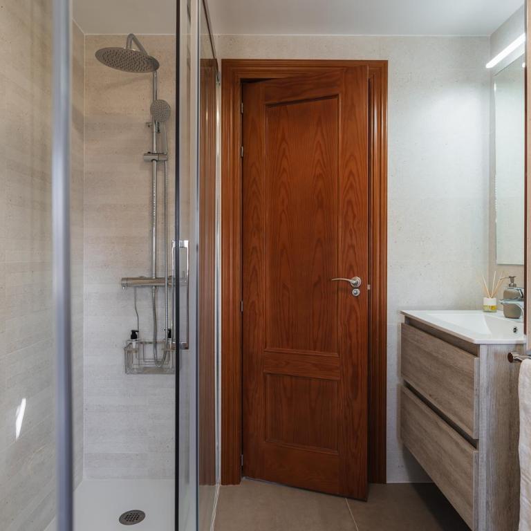Cármenes de la Muralla - Free parking - Three-Bedroom House - 23
