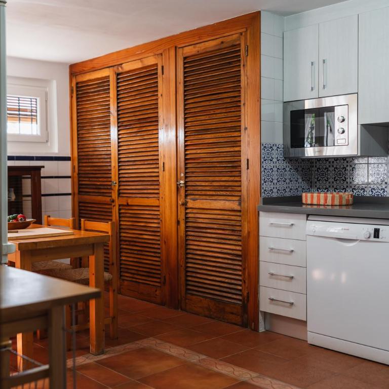Cármenes de la Muralla - Free parking - Three-Bedroom House - 27