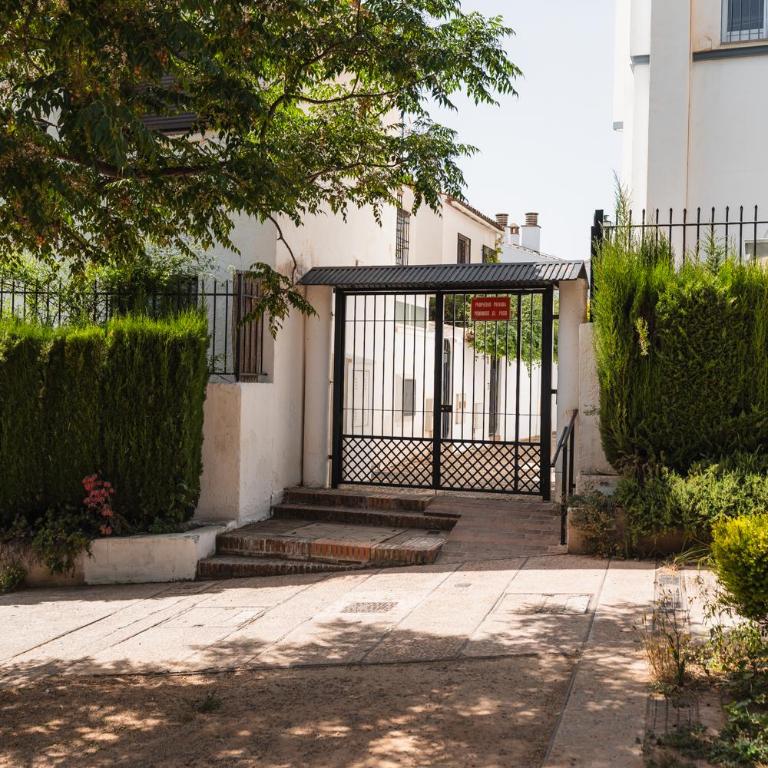 Cármenes de la Muralla - Free parking - Three-Bedroom House - 36