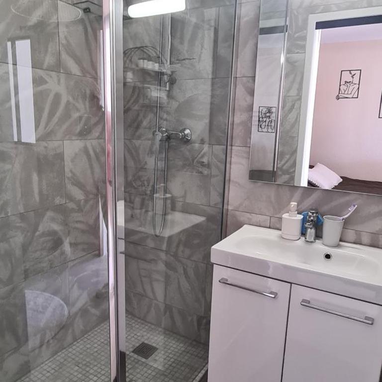 Appartement 2 personnes à la Marina avec superbe vue - Terrasse et parking privé - Appartamento con 1 Camera da Letto - 13