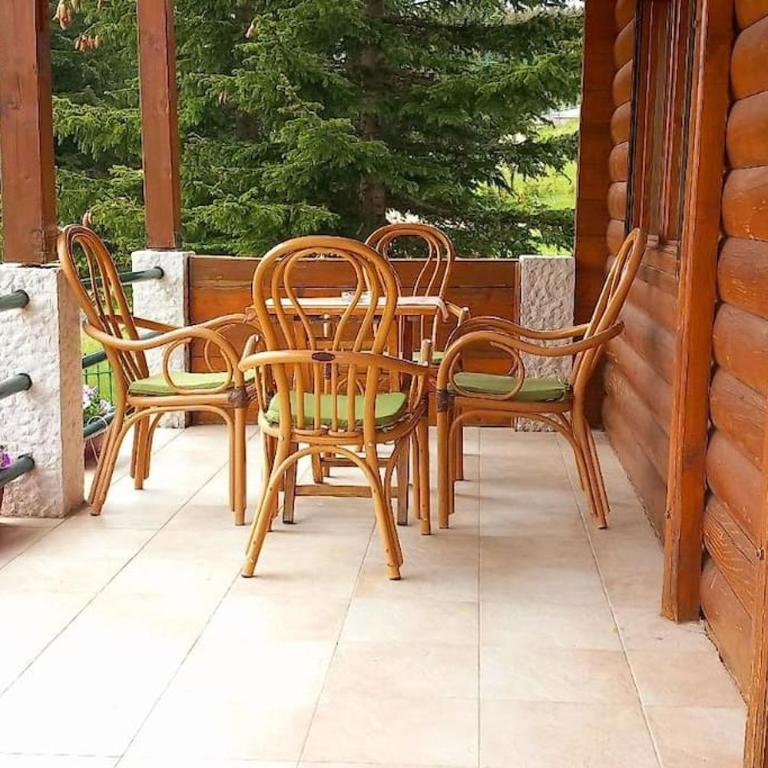 Cozy home under mountain - Three-Bedroom Chalet - 14