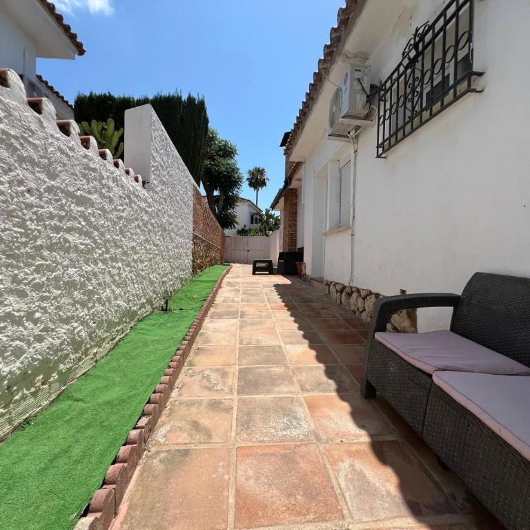 Hostal Apartamentos Playa del Palo - Studio - 1