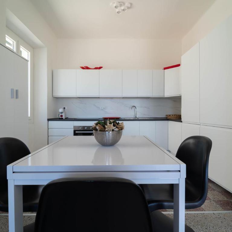 Seaview Lido Terrace - Two-Bedroom House - 10