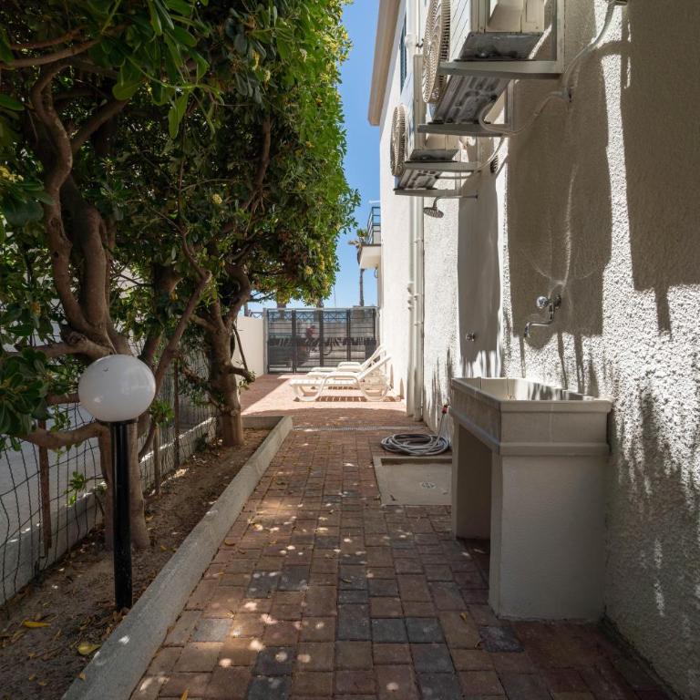 Seaview Lido Terrace - Two-Bedroom House - 3