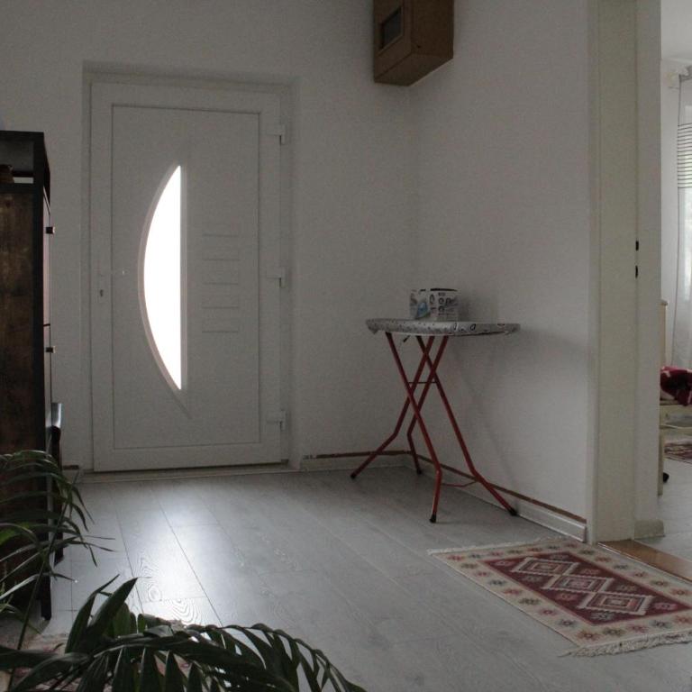Apartman ZORA s bazenom sa slanom vodom - nova sezona! - Two-Bedroom Apartment - 43