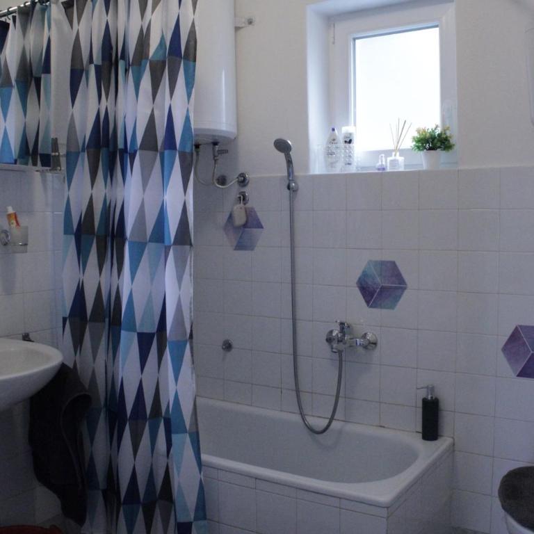 Apartman ZORA s bazenom sa slanom vodom - nova sezona! - Two-Bedroom Apartment - 41