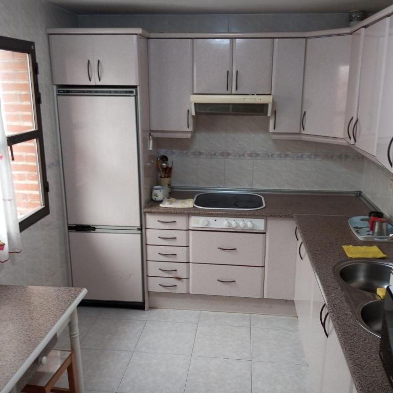 Habitación 4 personas en Toledo - Habitación con cama grande - 79
