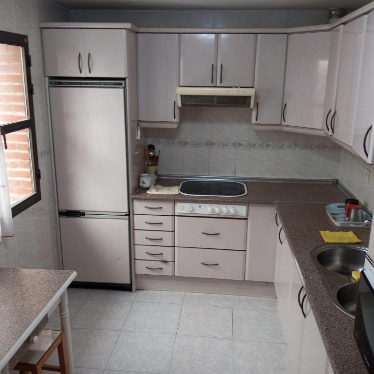 Habitación 4 personas en Toledo - Habitación con cama grande - 74
