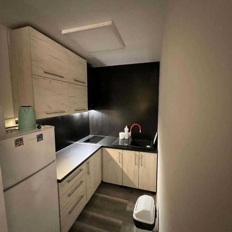 Apartman OMAR stan na dan besplatan parking Sarajevo - One-Bedroom Apartment - 8
