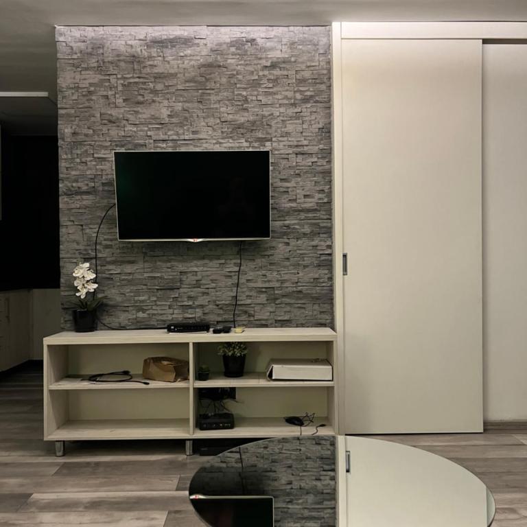 Apartman OMAR stan na dan besplatan parking Sarajevo - One-Bedroom Apartment - 6