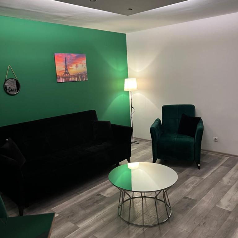 Apartman OMAR stan na dan besplatan parking Sarajevo - One-Bedroom Apartment - 3