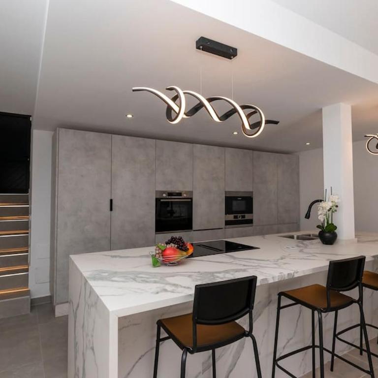 Modern 3 Bedroom Villa with Hot Tub in Costa Adeje - Villa de 3 dormitorios - 6