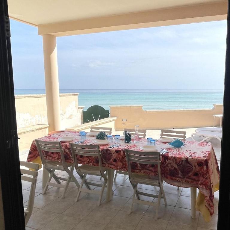 Villa Ciccarese dentro la spiaggia - Villa with Sea View - 5