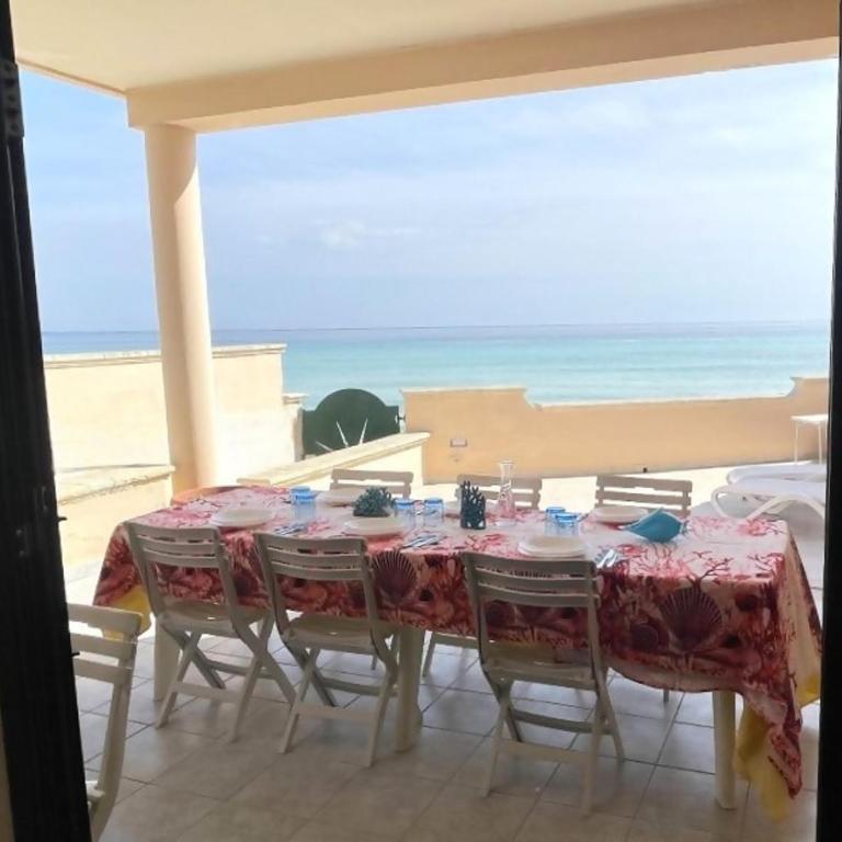Villa Ciccarese dentro la spiaggia - Villa with Sea View - 10