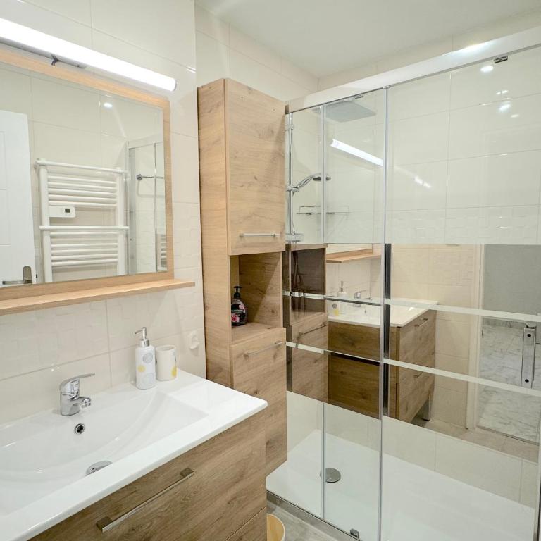 Beau 3P à 4 min des plages centre Juan Les Pins - Two-Bedroom Apartment - 9