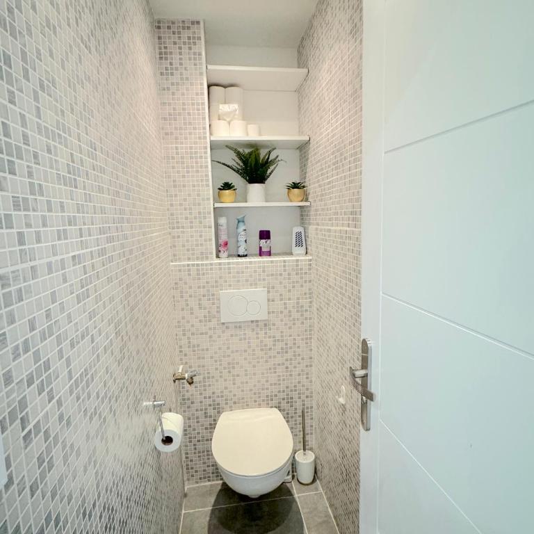 Beau 3P à 4 min des plages centre Juan Les Pins - Two-Bedroom Apartment - 10