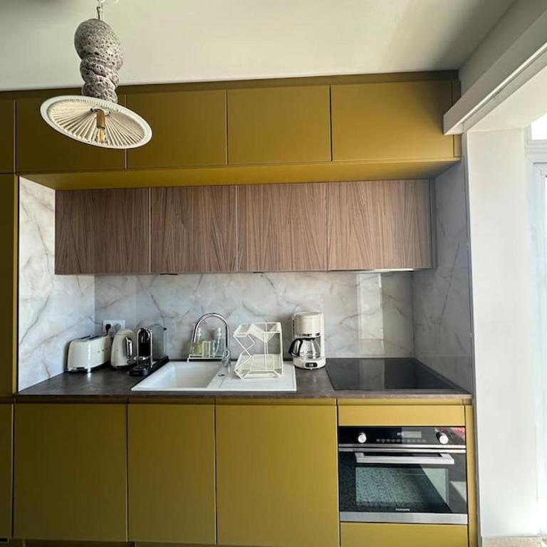 Appartement Claire front de mer superbe vue Bassin - Two-Bedroom Apartment - 10