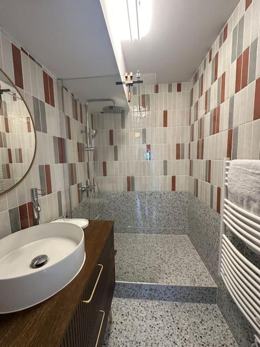 Appartement Claire front de mer superbe vue Bassin - Two-Bedroom Apartment - 13