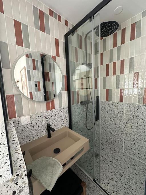 Appartement Claire front de mer superbe vue Bassin - Two-Bedroom Apartment - 14