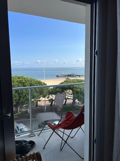 Appartement Claire front de mer superbe vue Bassin - Two-Bedroom Apartment - 18
