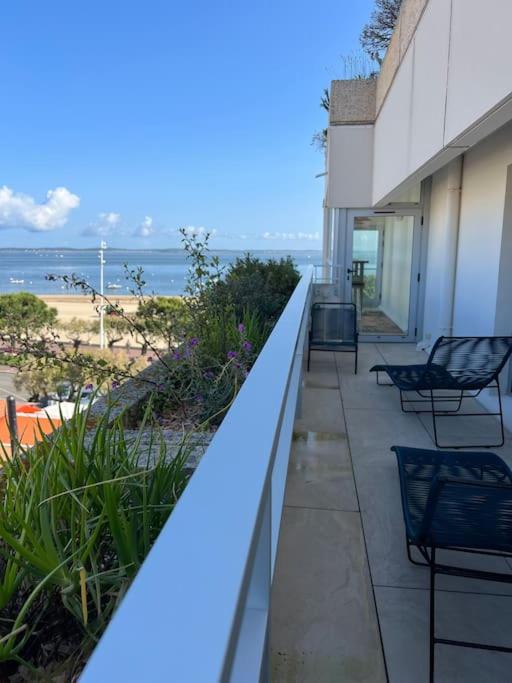 Appartement Claire front de mer superbe vue Bassin - Two-Bedroom Apartment - 23
