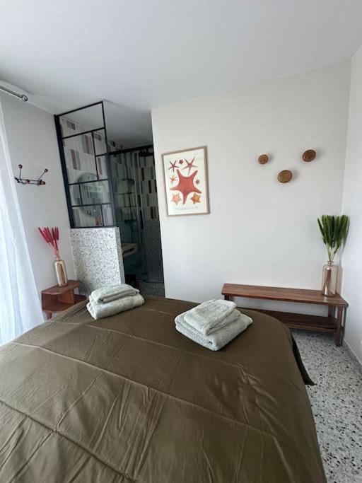 Appartement Claire front de mer superbe vue Bassin - Two-Bedroom Apartment - 31