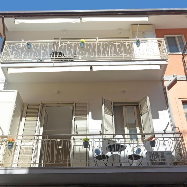 THEOS Holidays Apartments - One-Bedroom Apartment with Balcony - 20