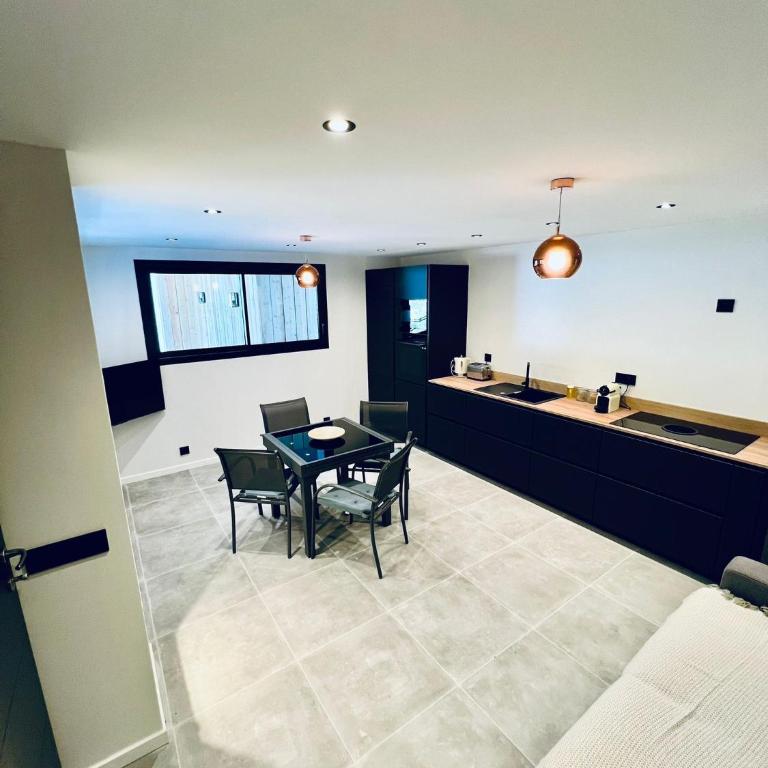 Le Petit Canaille - One-Bedroom Apartment - 2