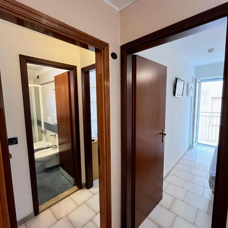 Albergo Villa Denny - Camera Familiare - 3