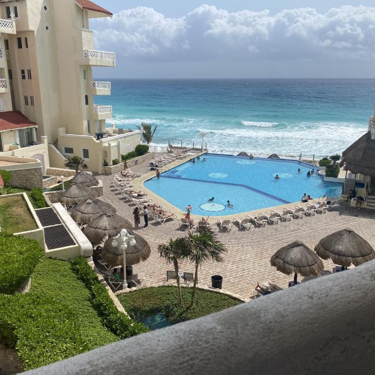 Cancun Plaza Condo Mexico - Studio Apartment with Sea View - 16