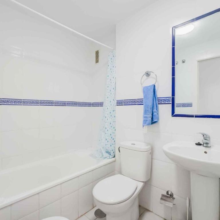 3 Bed Apartment Sleeps 5 - 2 Pools - Smart Tv - Apartamento - 5