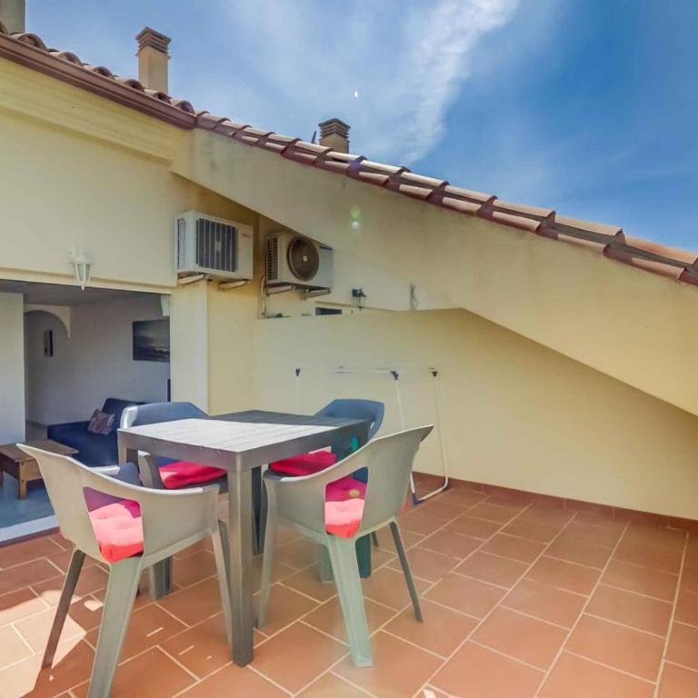 3 Bed Apartment Sleeps 5 - 2 Pools - Smart Tv - Apartamento - 2