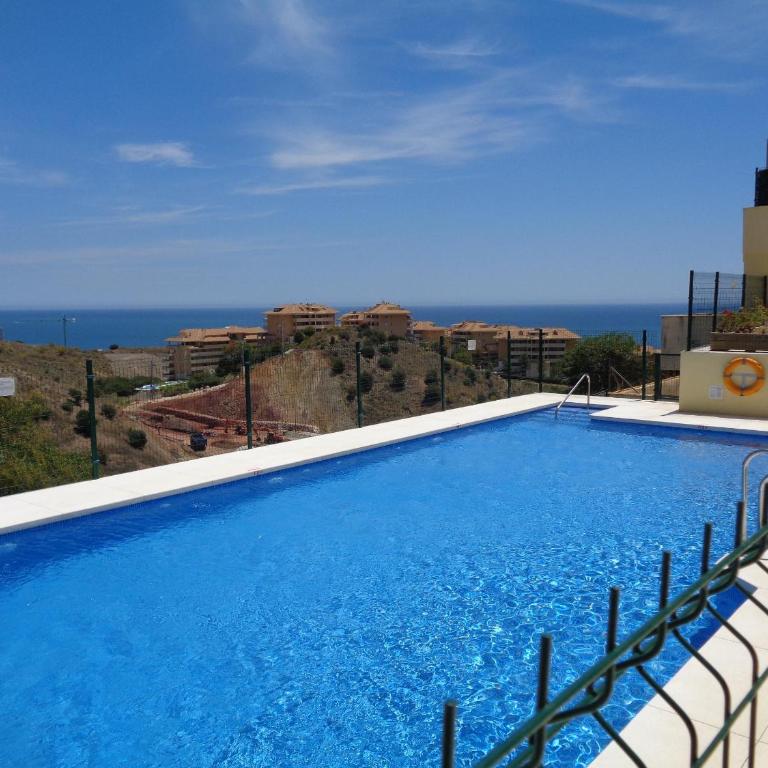 3 Bed Apartment Sleeps 5 - 2 Pools - Smart Tv - Apartamento - 1