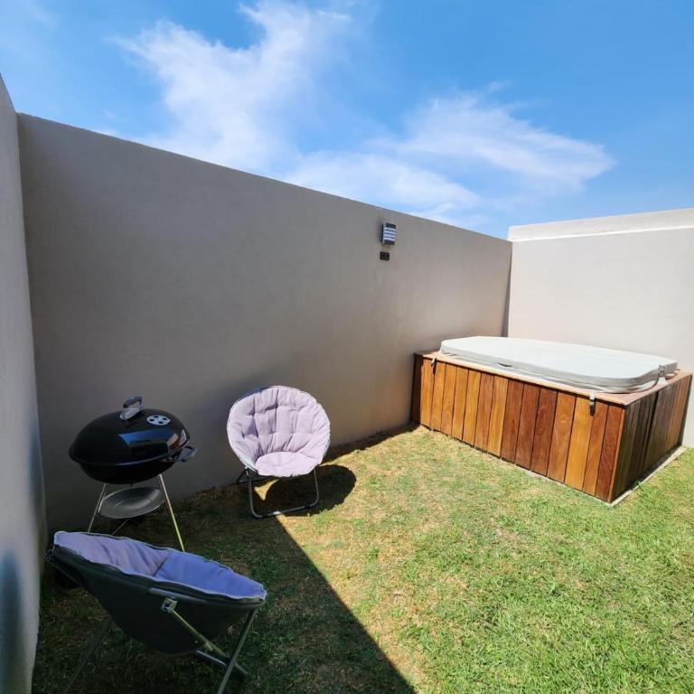 Casa de Lujo con Jacuzzi - Three-Bedroom House - 8