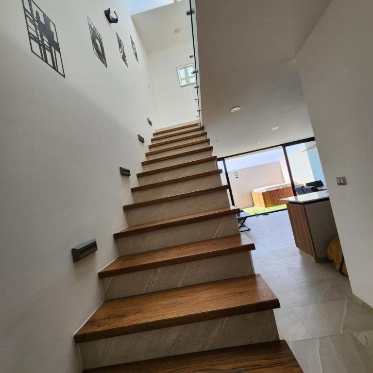 Casa de Lujo con Jacuzzi - Three-Bedroom House - 10