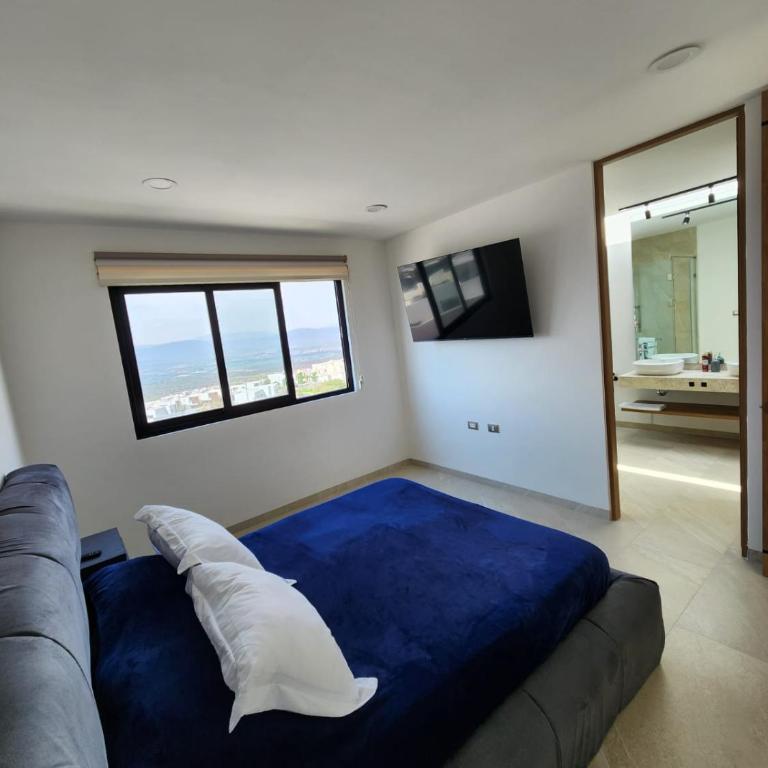 Casa de Lujo con Jacuzzi - Three-Bedroom House - 13