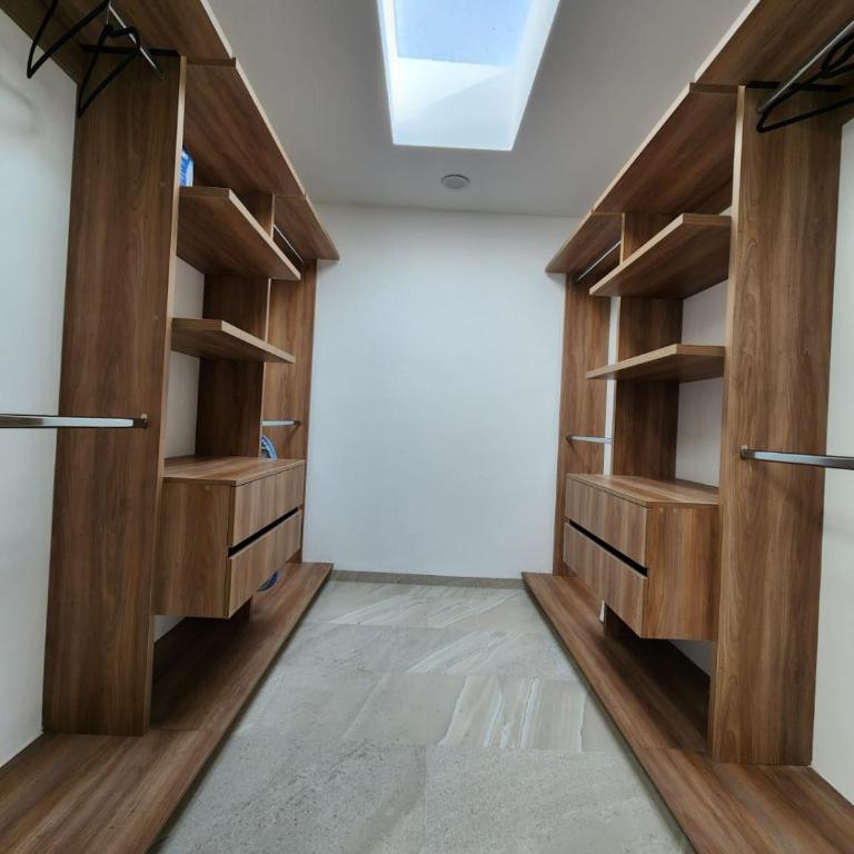 Casa de Lujo con Jacuzzi - Three-Bedroom House - 16